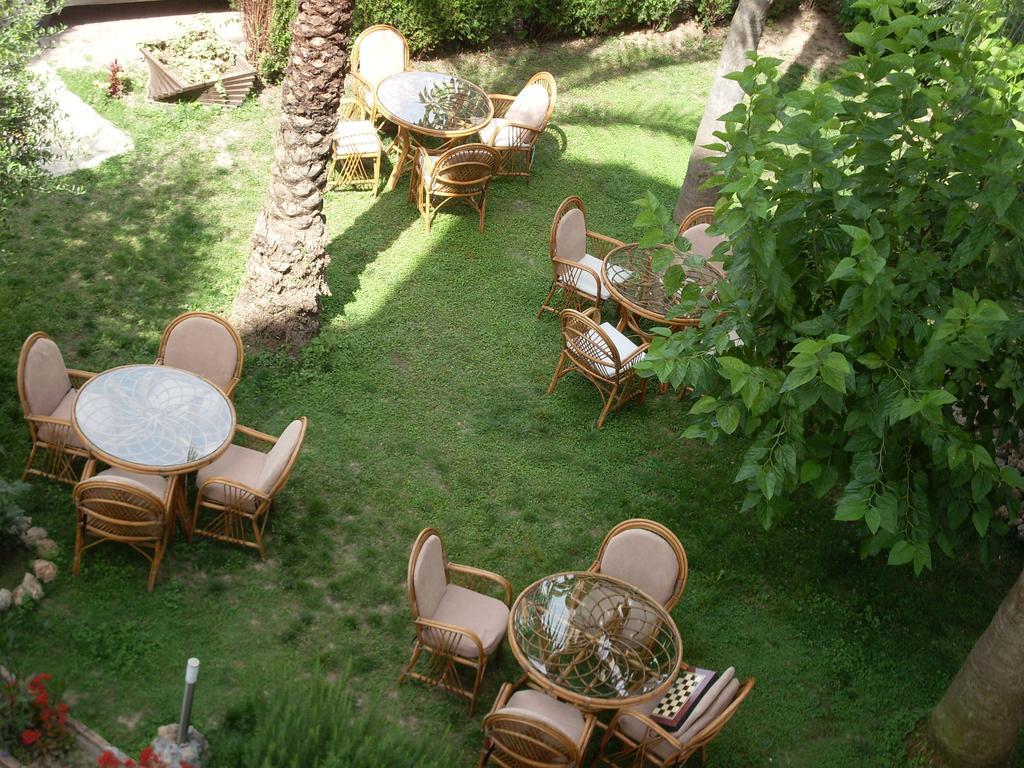 Villa Adora Beach Side Eksteriør billede
