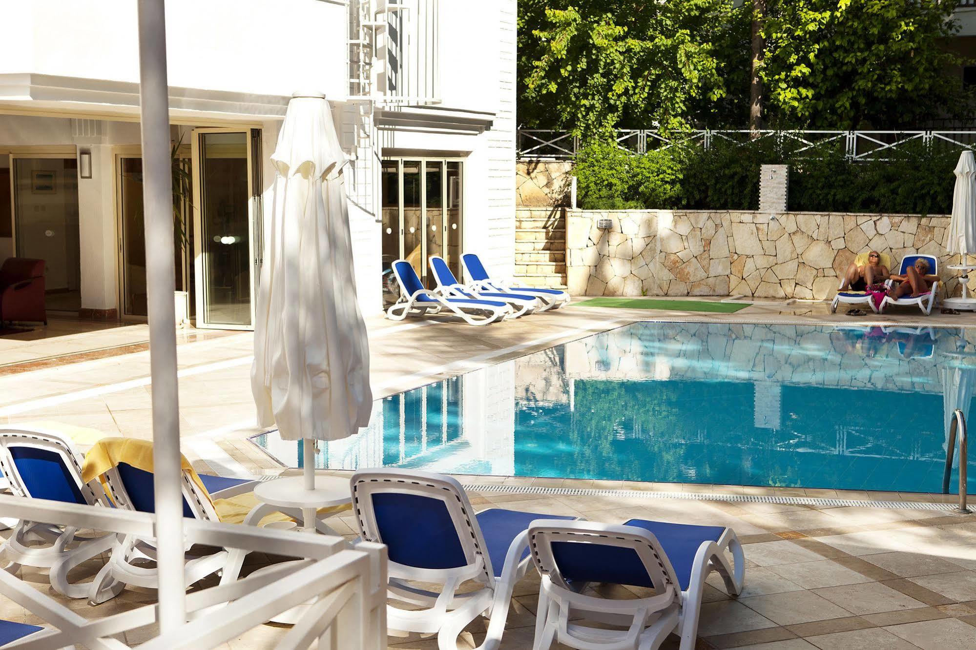 Villa Adora Beach Side Eksteriør billede