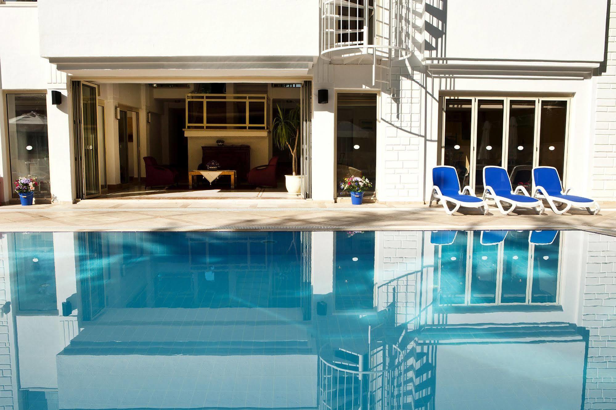 Villa Adora Beach Side Eksteriør billede