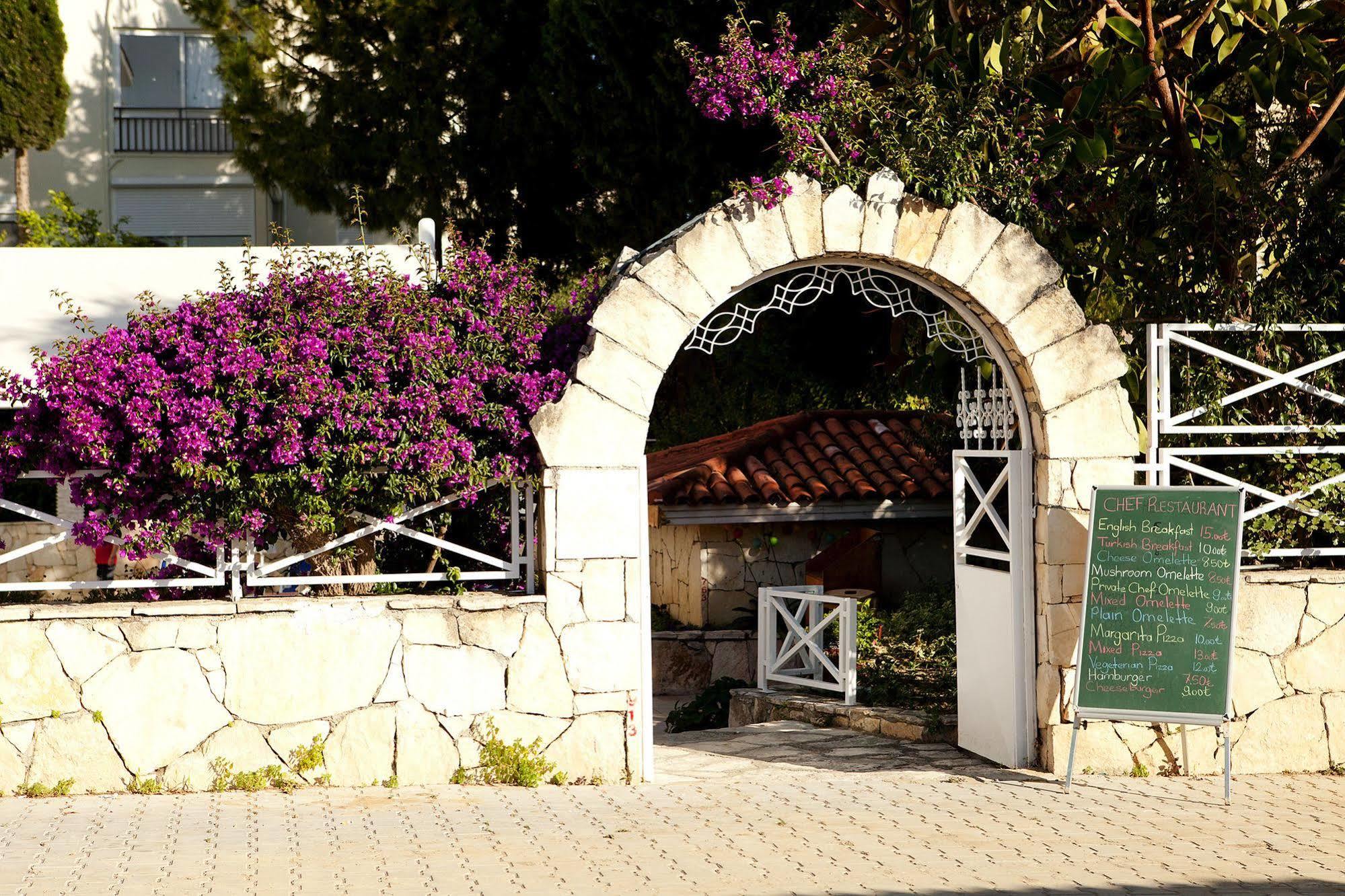 Villa Adora Beach Side Eksteriør billede
