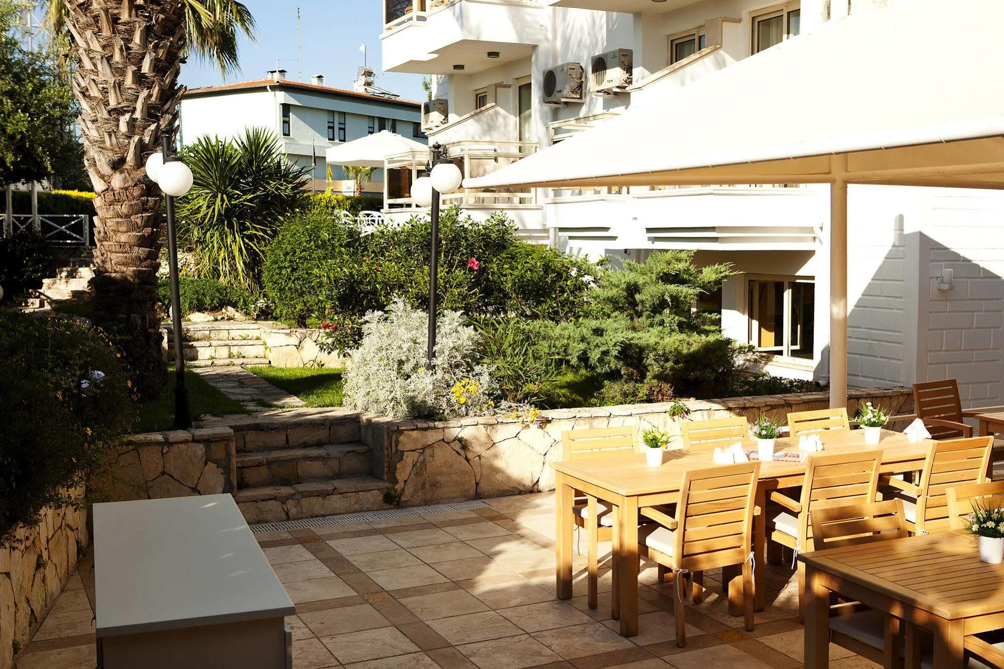 Villa Adora Beach Side Eksteriør billede